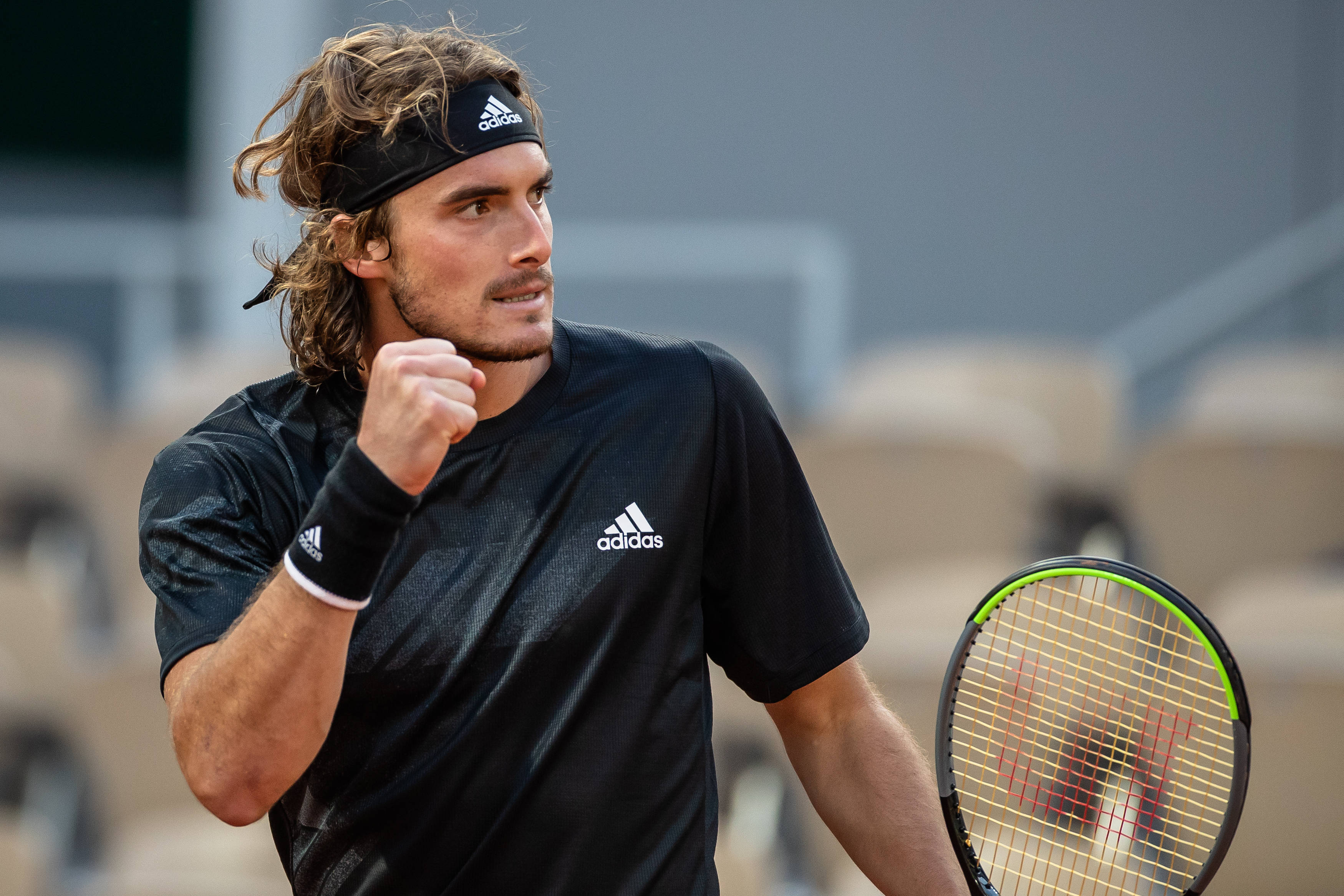 开云体育平台APP-美国网球队逆转英国网球队，西西帕斯打破历史纪录