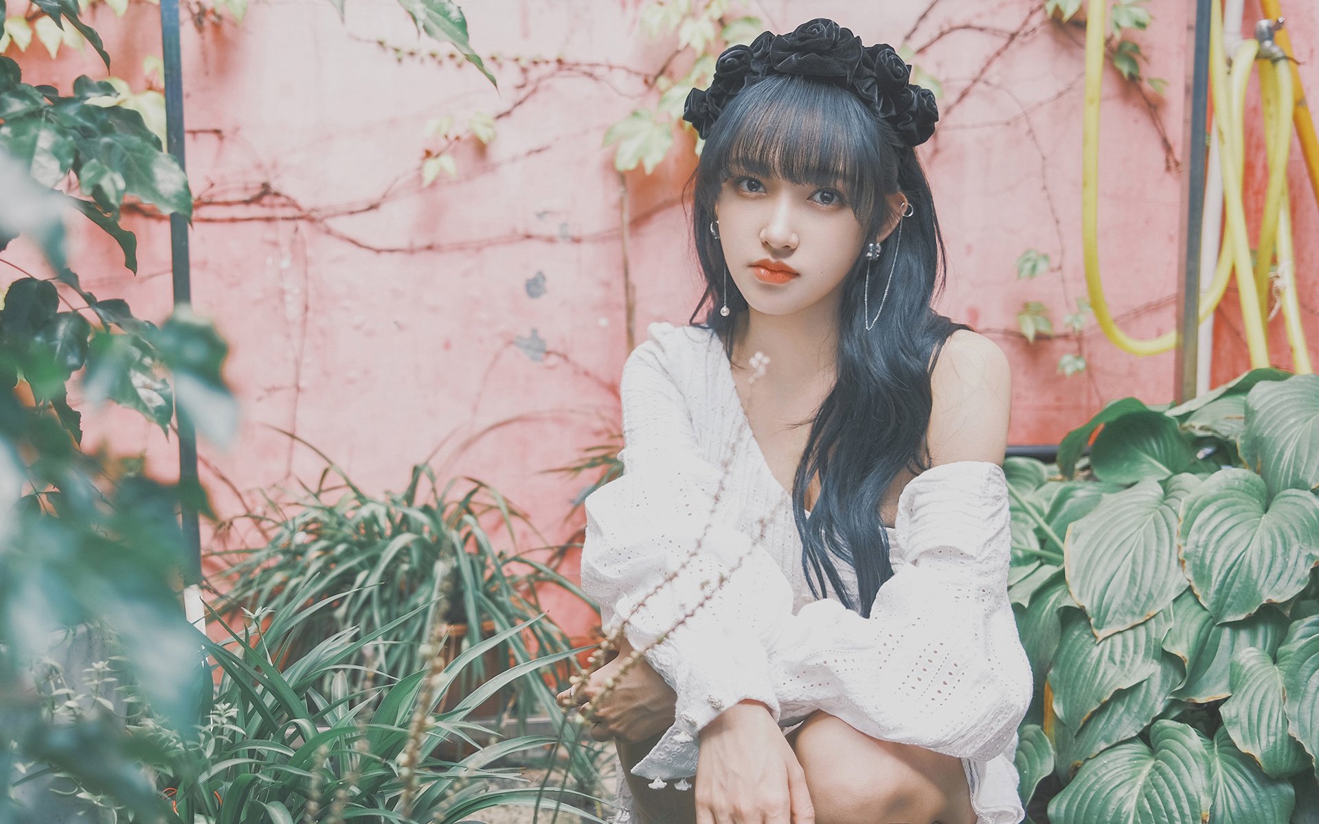 力量与灵巧的较量，雄鹿巨兽强压湖人，莫兰特轻灵接管西决生死战